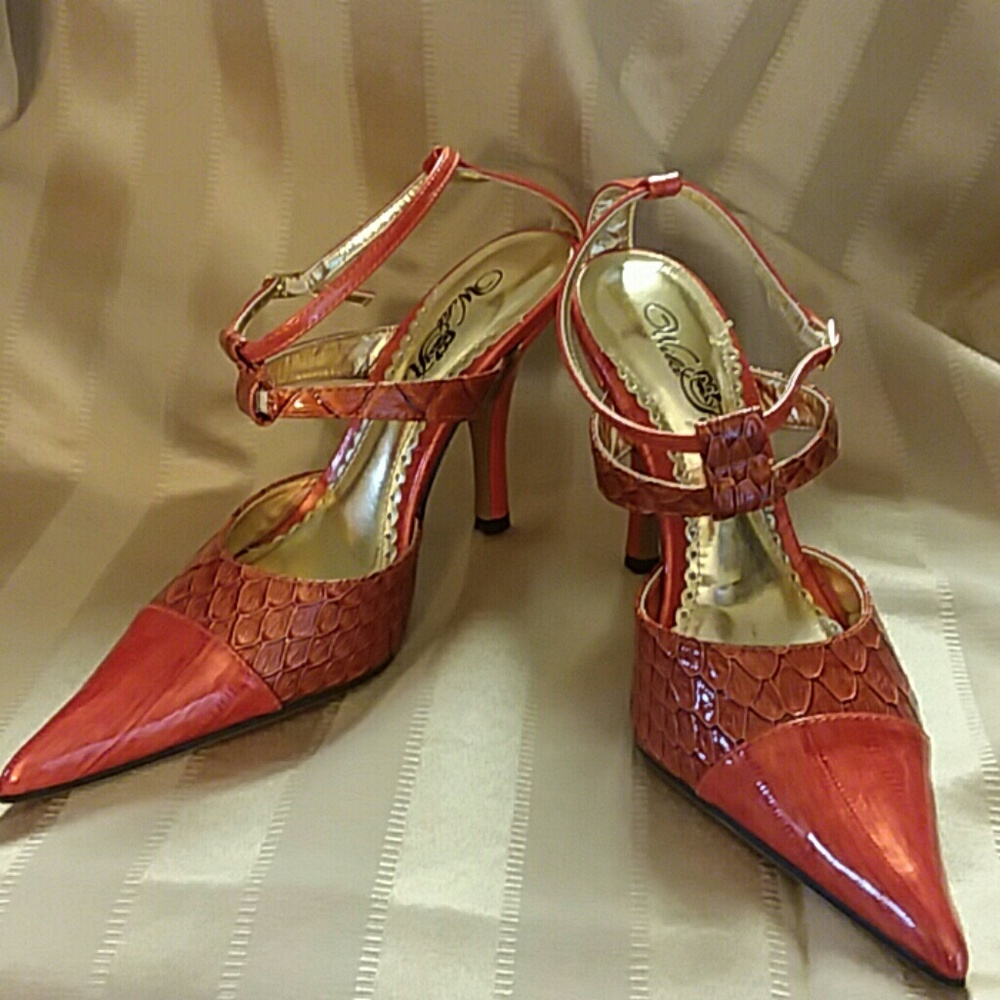 Orange Rust Wild Rose Heels never worn size 6